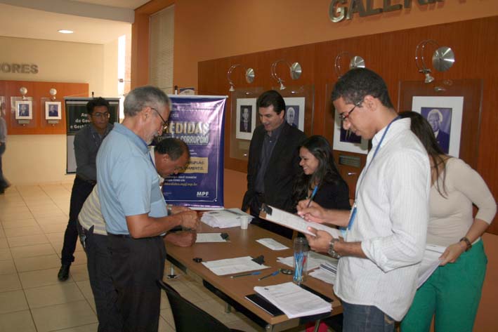 A coleta de assinaturas ocorreu nas instalações físicas do MPC e do TCE em Porto Velho