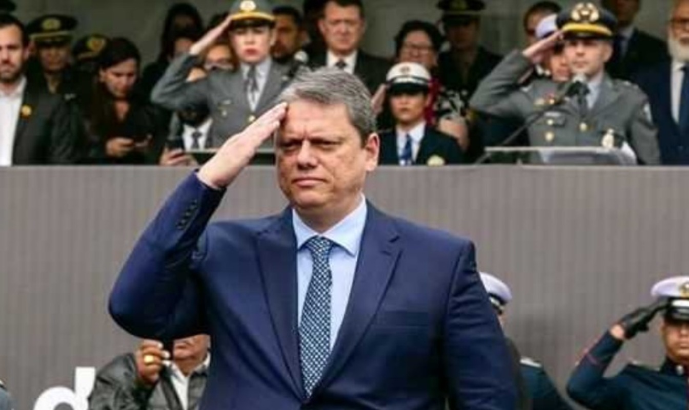 AGU diz que escola cívico-militar de Tarcísio é inconstitucional AGU diz que escola cívico-militar de Tarcísio é inconstitucional