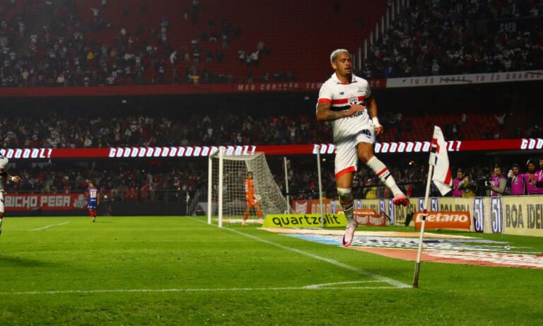 Calleri desencanta, São Paulo vence Bahia por 3 a 1 e cola no G4