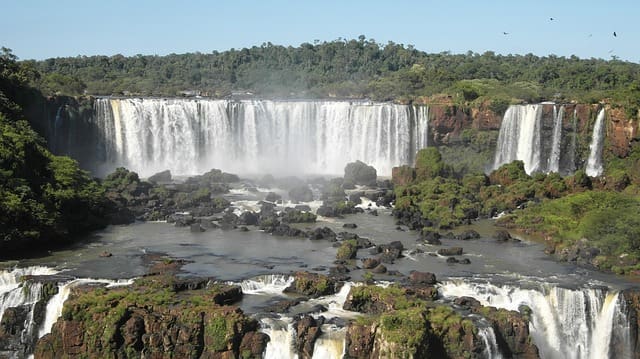 Cataratas do Iguaçu é a principal atração da América do Sul