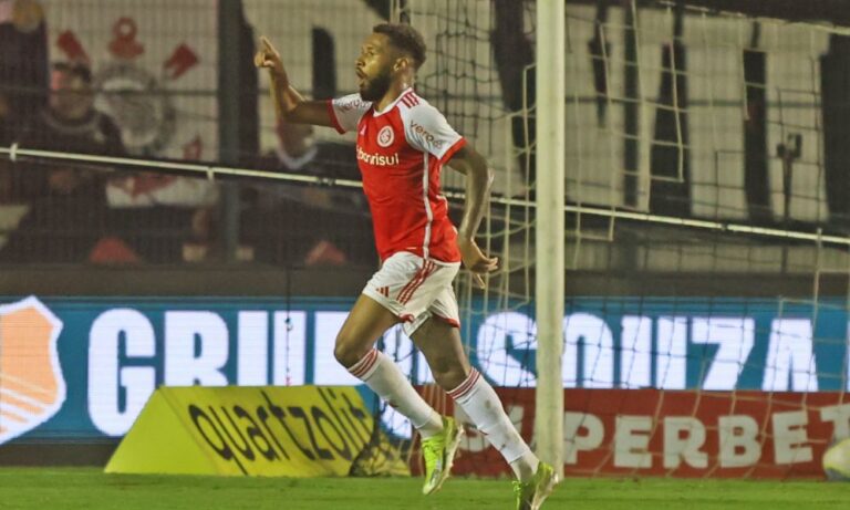 Corinthians é derrotado pelo internacional e vai para a zona de rebaixamento do Brasileirão