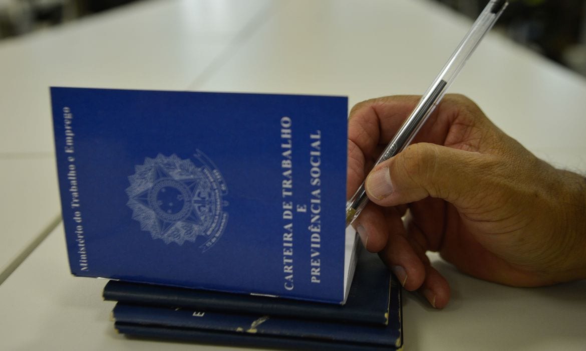 Desemprego fica em 7,1% no trimestre encerrado em maio – Desemprego fica em 7,1% no trimestre encerrado em maio –