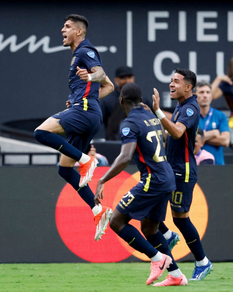 Equador vence a Jamaica e mantém esperança na Copa América