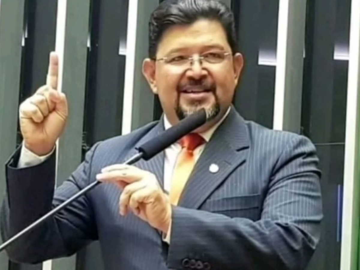 Justiça torna réu vereador que se recusou a ler projeto de lei LGBT+ Justiça torna réu vereador que se recusou a ler projeto de lei LGBT+