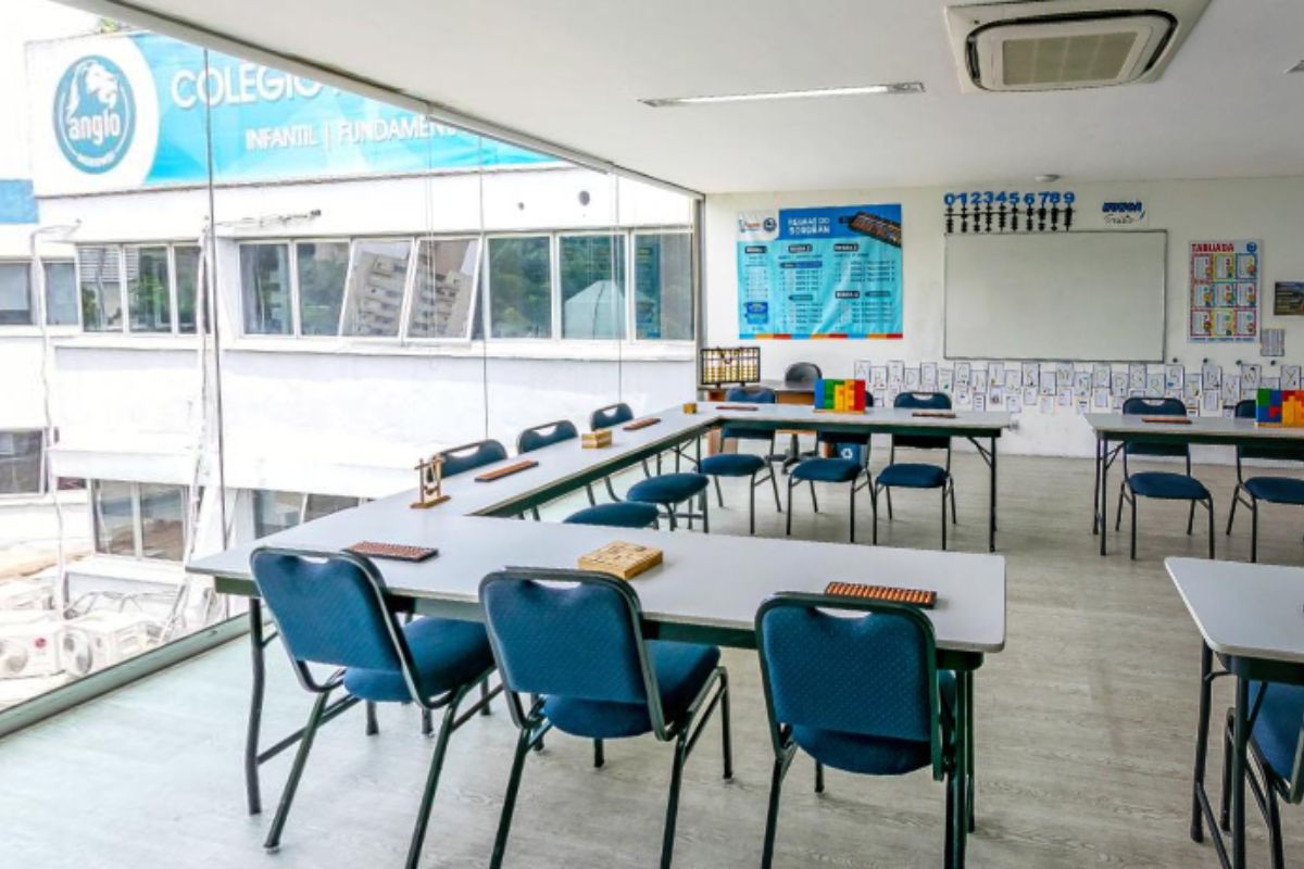 Mãe denuncia escola do Morumbi por insultos contra filho autista Mãe denuncia escola do Morumbi por insultos contra filho autista