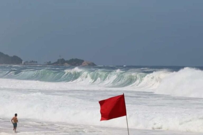 Ondas de 3 metros: alerta de ressaca no litoral norte vai até terça