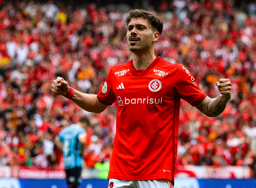 Palmeiras oficializa contratação do meia Maurício, ex-Internacional