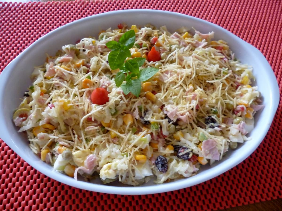 Receita de Salpicão de frango simples com maionese Receita de Salpicão de frango simples com maionese