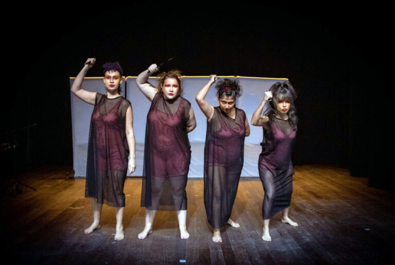 Teatro Padre Bento recebe a última apresentação da peça O Canto do Fim do Mundo no dia 30