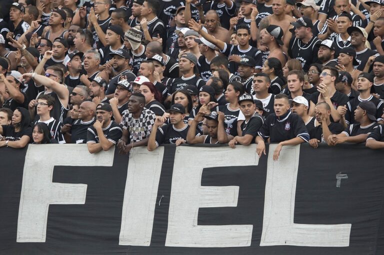 Investigações apontam que facção criminosa estaria atuando dentro do Corinthians