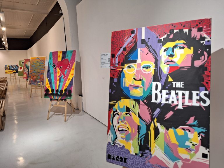 Edifício Oswald de Andrade traz exposição em homenagem aos Beatles