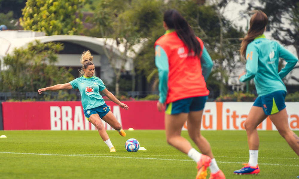 Arthur Elias arma seleção brasileira feminina ‘corajosa e mais agressiva’ para Paris-2024 Arthur Elias arma seleção brasileira feminina ‘corajosa e mais agressiva’ para Paris-2024
