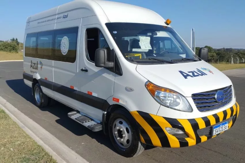 Azul adota vans elétricas para operações em solo em Viracopos Azul adota vans elétricas para operações em solo em Viracopos