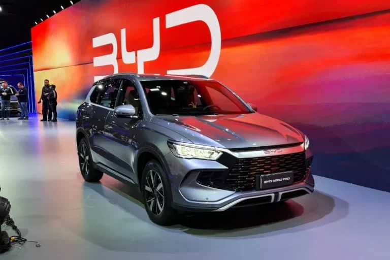 BYD supera Tesla em receitas e acirra a briga no mercado de VEs