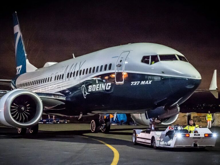 Boeing admite culpa por fraudar investigação sobre acidentes fatais; multa é de R$ 2,6 bilhões