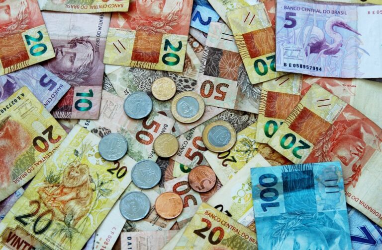 Com chuvas no Sul, FMI vê PIB brasileiro menor este ano