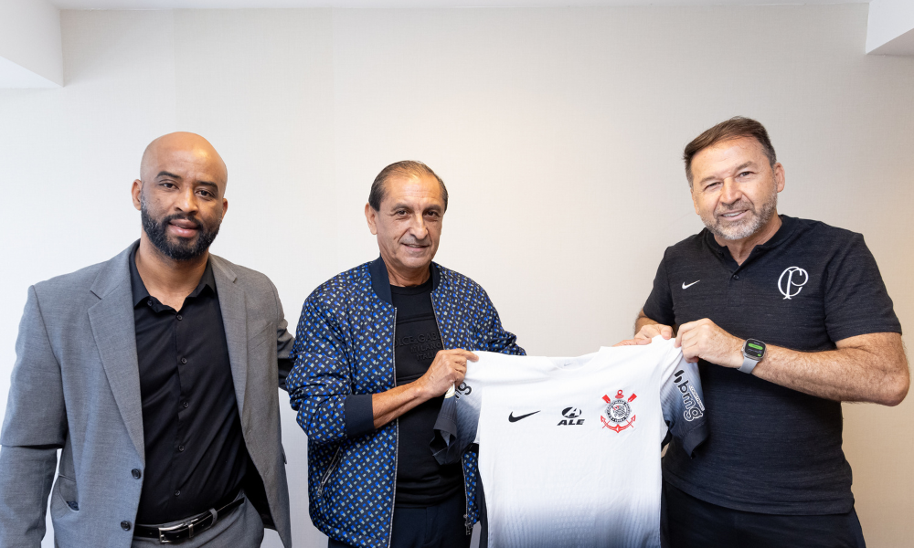 Corinthians anuncia Ramón Díaz como ‘bombeiro’ para evitar queda para Série B Corinthians anuncia Ramón Díaz como ‘bombeiro’ para evitar queda para Série B