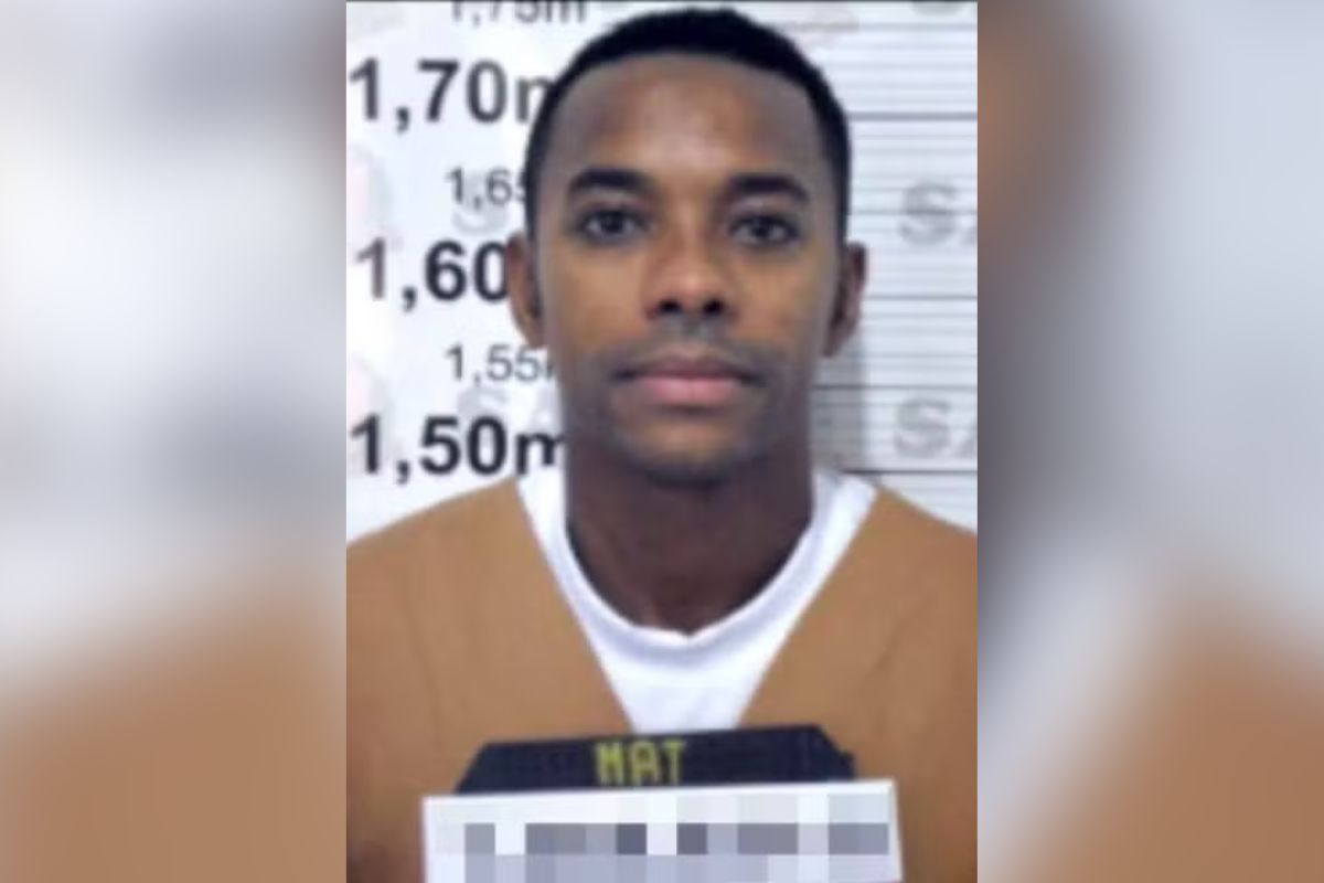 Defesa de Robinho entra com recurso para reduzir tempo dele na prisão Defesa de Robinho entra com recurso para reduzir tempo dele na prisão