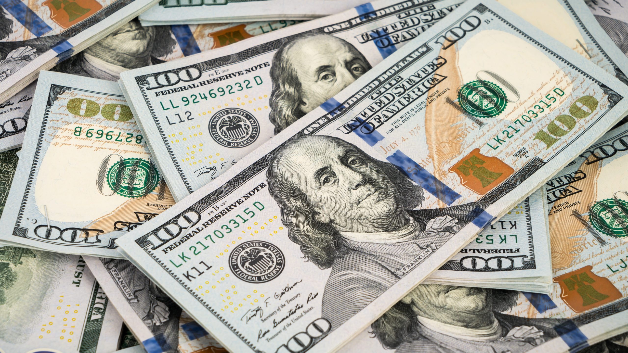 Dólar cai depois de declarações de Lula sobre compromisso fiscal Dólar cai depois de declarações de Lula sobre compromisso fiscal