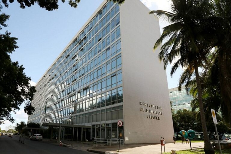Governo federal anuncia concursos para a área ambiental, com total de 200 vagas