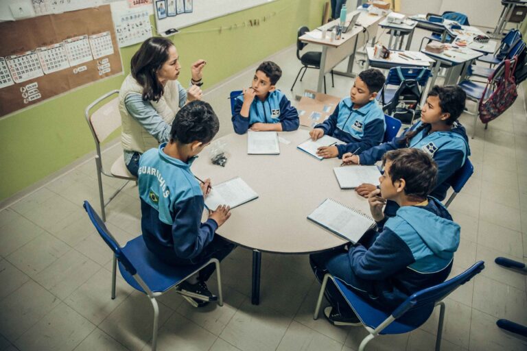 Guarulhos avança na educação bilíngue para surdos