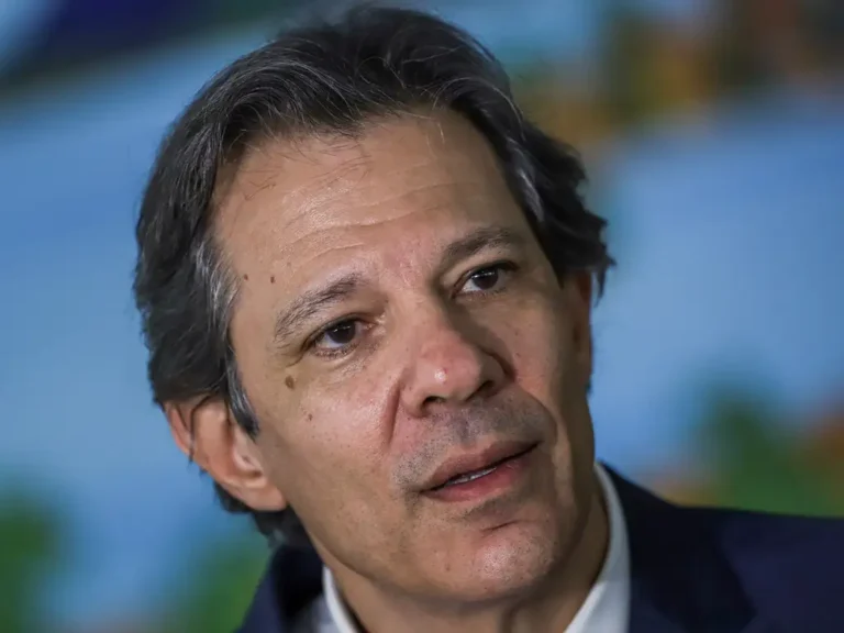 Haddad atribui disparada do dólar a ‘ruídos’ na comunicação