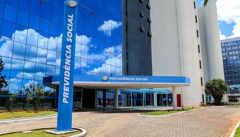 Impasse com Dataprev deixa Previdência sem acesso a dados Impasse com Dataprev deixa Previdência sem acesso a dados