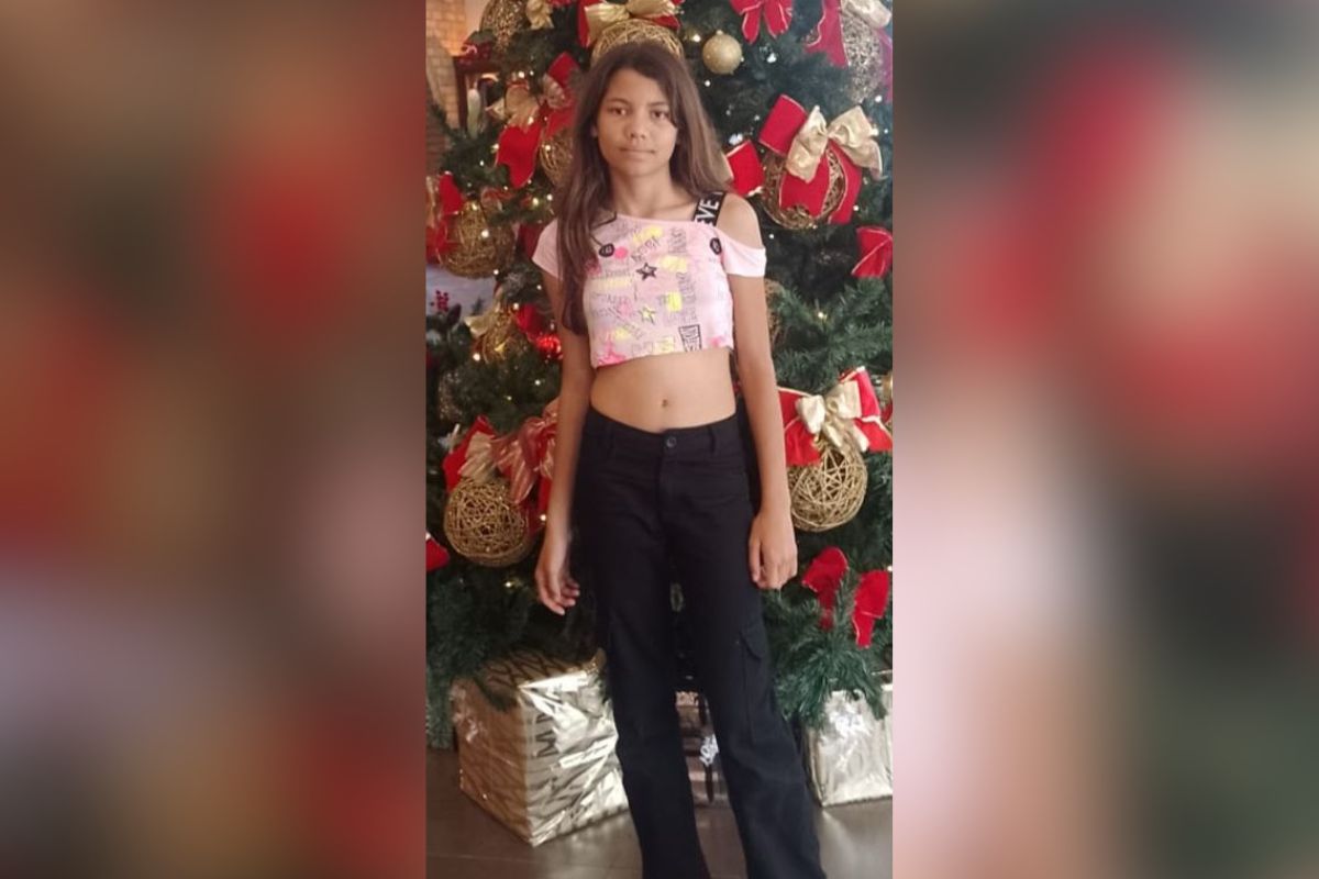 Menina de 13 anos encontrada morta em rodovia é enterrada em Ibiúna Menina de 13 anos encontrada morta em rodovia é enterrada em Ibiúna