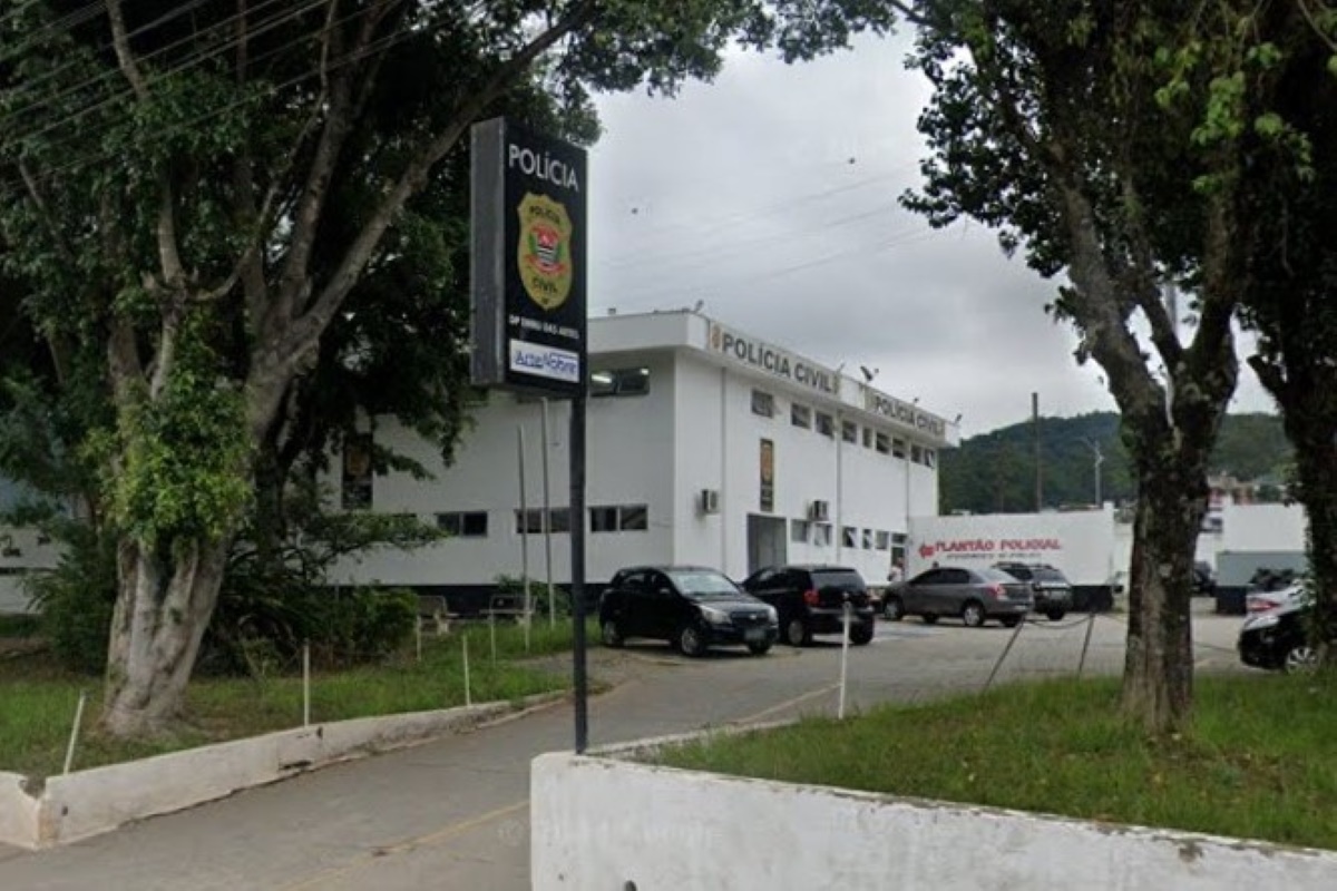 Menino de 3 anos morre atropelado por van. Motorista fugiu do local Menino de 3 anos morre atropelado por van. Motorista fugiu do local