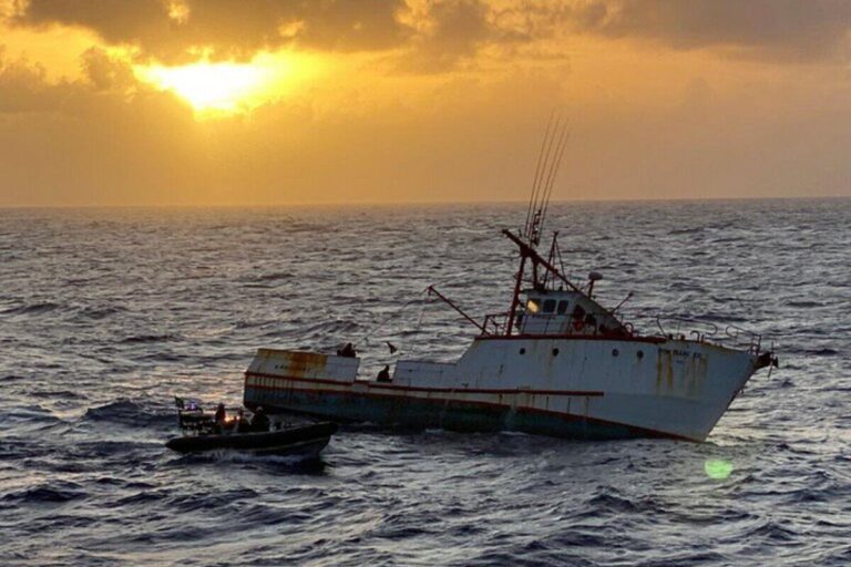 PCC contrata pescadores para levar cocaína até navios em alto mar