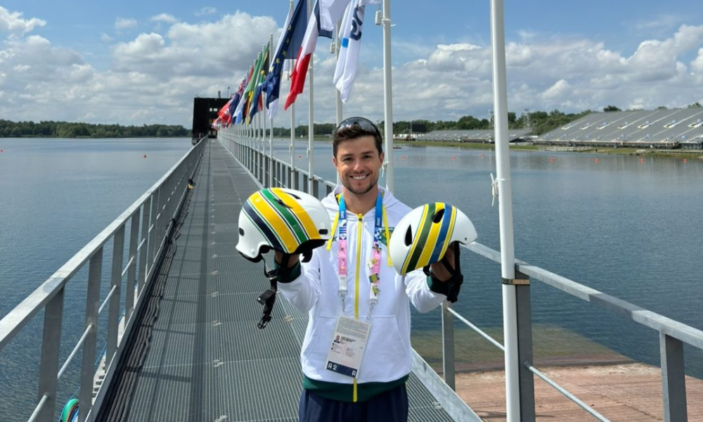 Pepê Gonçalves vai usar capacete em homenagem a Ayrton Senna em prova olímpica de canoagem Pepê Gonçalves vai usar capacete em homenagem a Ayrton Senna em prova olímpica de canoagem
