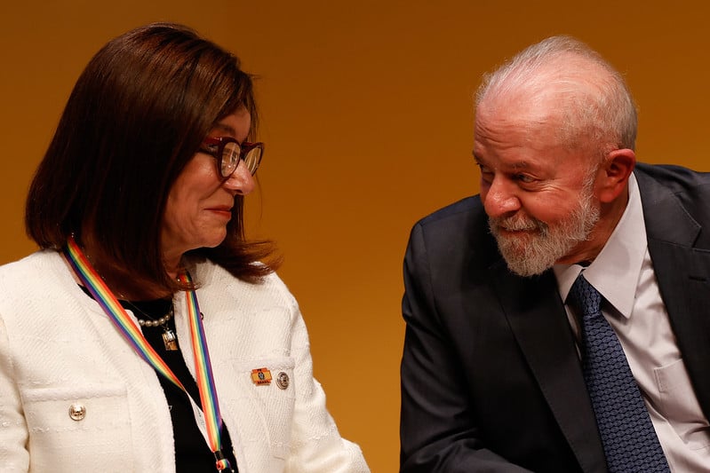 Petrobras anuncia 1ª licitação para construção de navios Petrobras anuncia 1ª licitação para construção de navios
