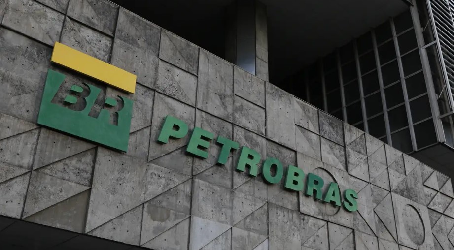 Petrobras avança em negociações para recompra de refinaria Petrobras avança em negociações para recompra de refinaria