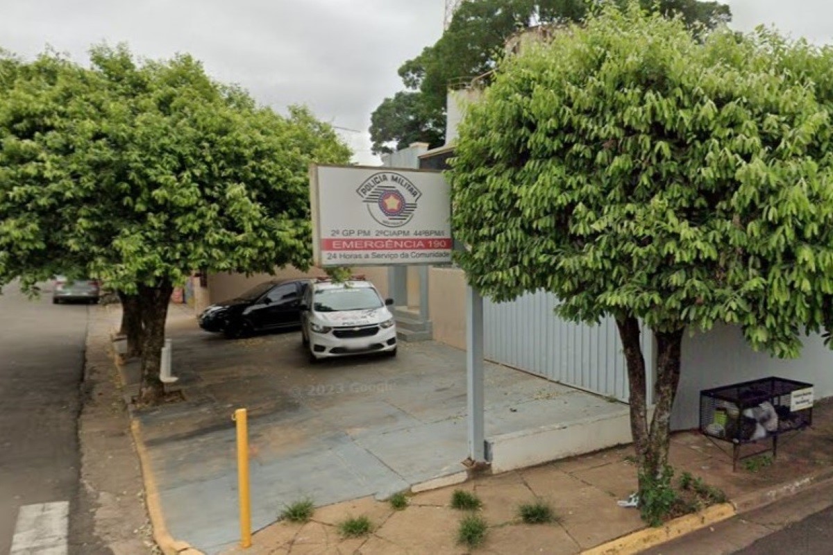 Polícia encontra recém-nascido morto dentro de lixeira em SP Polícia encontra recém-nascido morto dentro de lixeira em SP