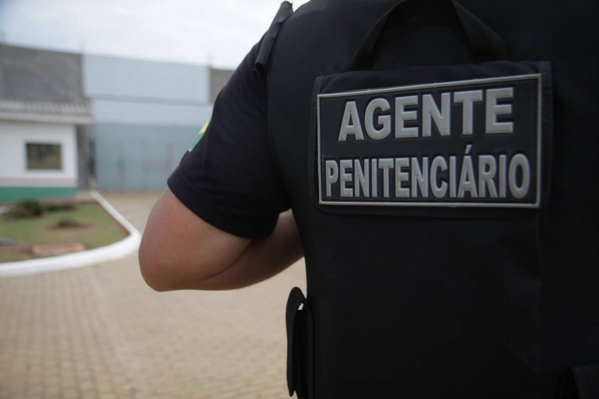 Preso é punido por participar de “aniversário do PCC” dentro da cadeia Preso é punido por participar de “aniversário do PCC” dentro da cadeia
