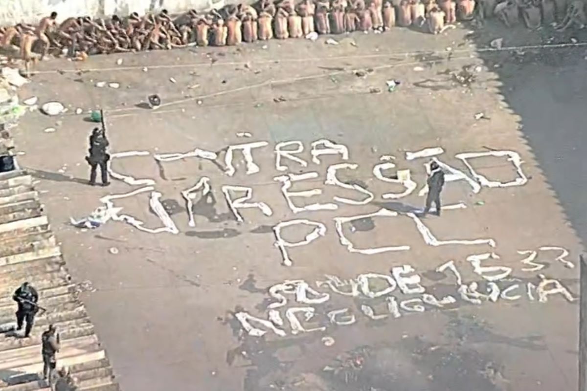 Presos são mantidos sem roupas após rebelião em Franco da Rocha Presos são mantidos sem roupas após rebelião em Franco da Rocha