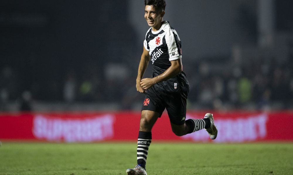 Vasco vence Corinthians, quebra tabu de 14 anos e embala no Brasileirão Vasco vence Corinthians, quebra tabu de 14 anos e embala no Brasileirão