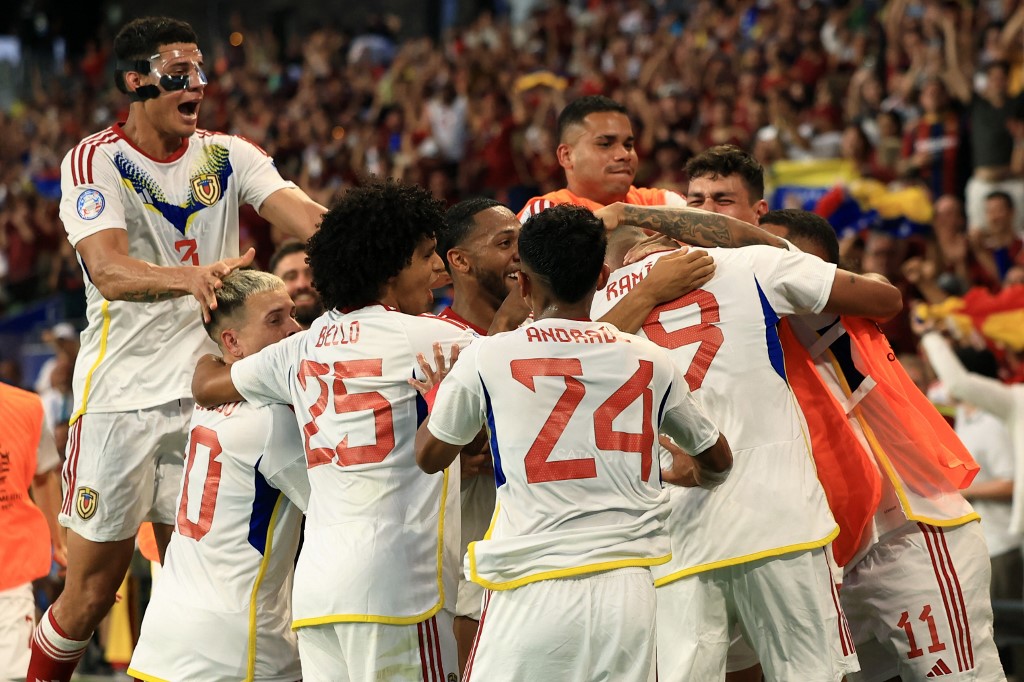 Venezuela goleia Jamaica e marca história na Copa América Venezuela goleia Jamaica e marca história na Copa América