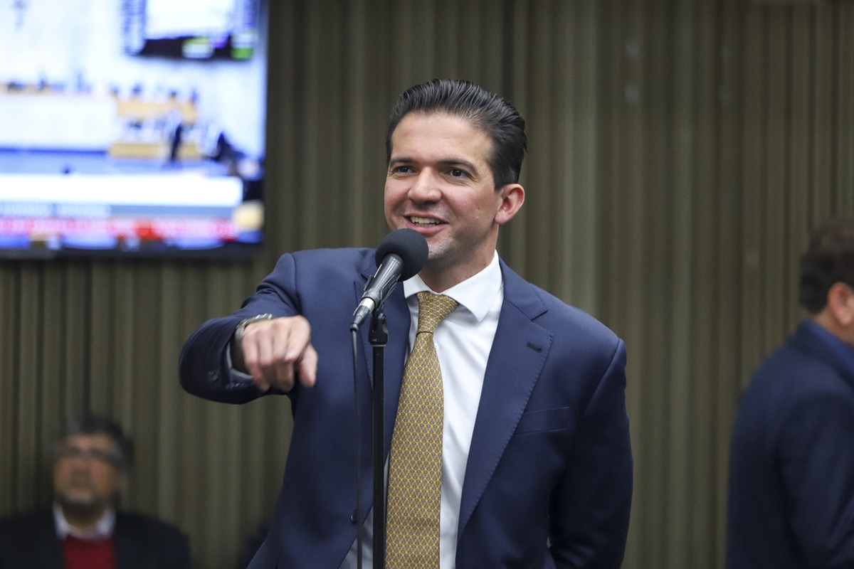 Vereador diz que multar doação a sem-teto teve “aval” de Nunes e PSol Vereador diz que multar doação a sem-teto teve “aval” de Nunes e PSol
