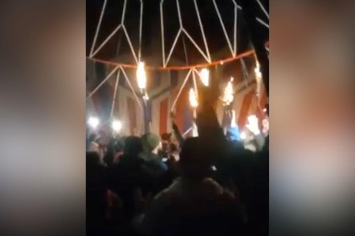 Vídeo: baloeiros oram antes de soltar balão que caiu e içou moto em SP Vídeo: baloeiros oram antes de soltar balão que caiu e içou moto em SP