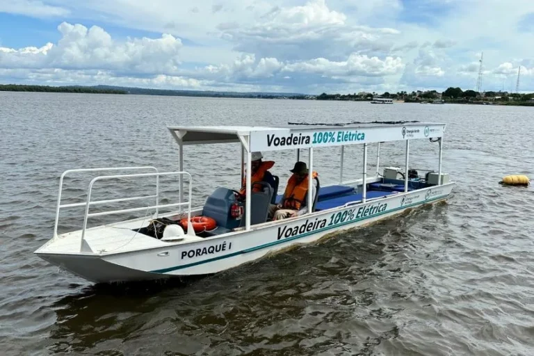 Voadeira elétrica vira opção de transporte sustentável no Xingu