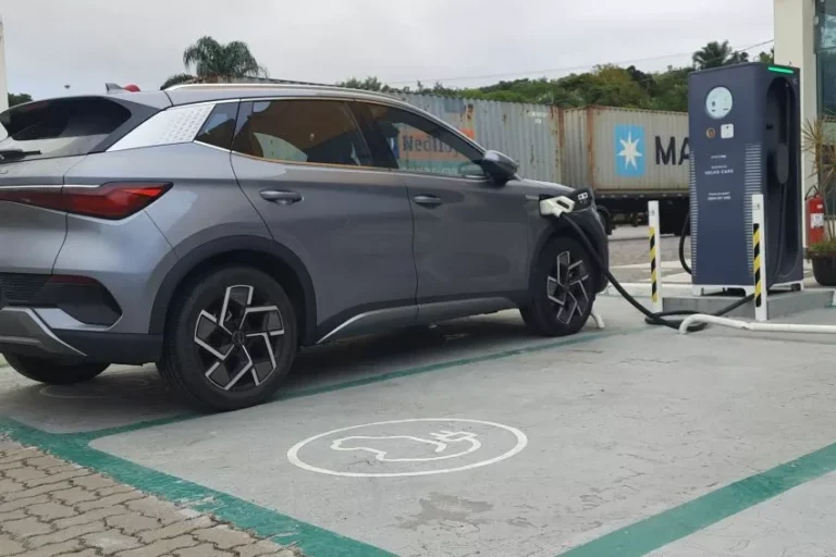 Volvo fará cobrança por recarga de veículos de outras marcas