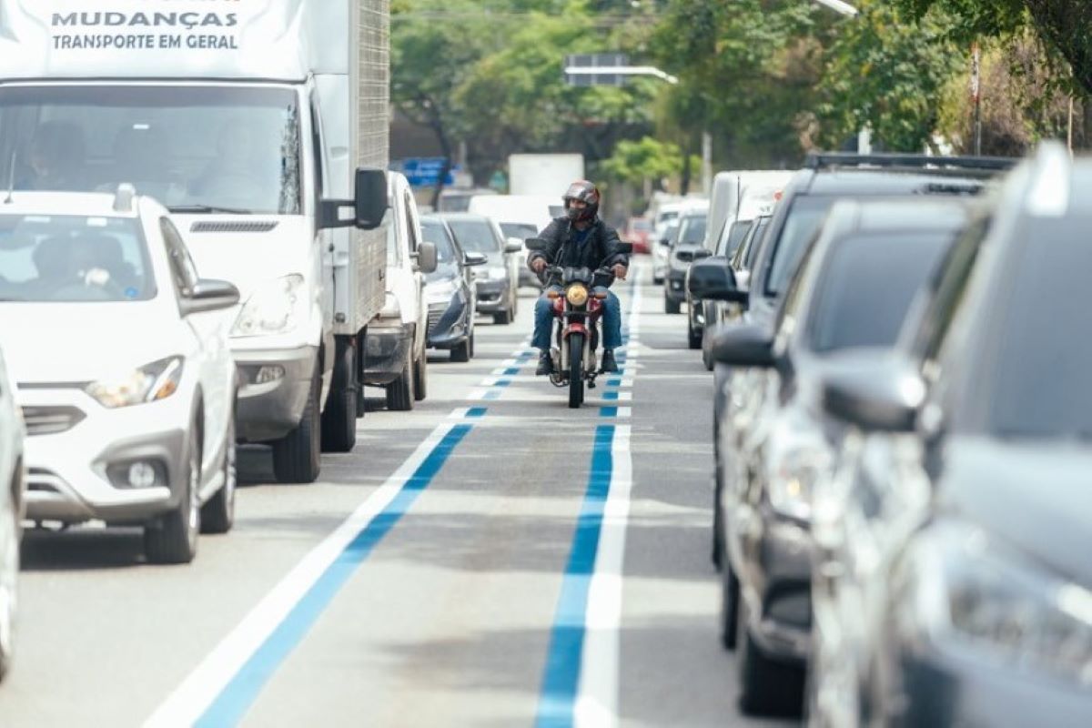 Zona leste de SP ganha 15 km de Faixa Azul para motociclistas Zona leste de SP ganha 15 km de Faixa Azul para motociclistas