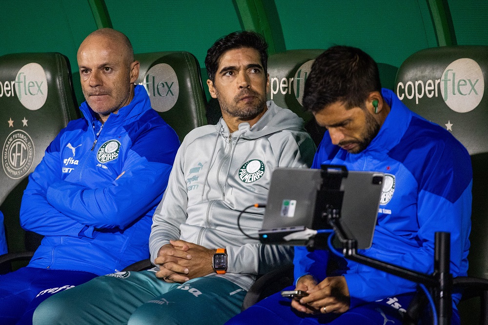 Palmeiras se prepara para enfrentar o Vasco com mudanças na defesa Palmeiras se prepara para enfrentar o Vasco com mudanças na defesa