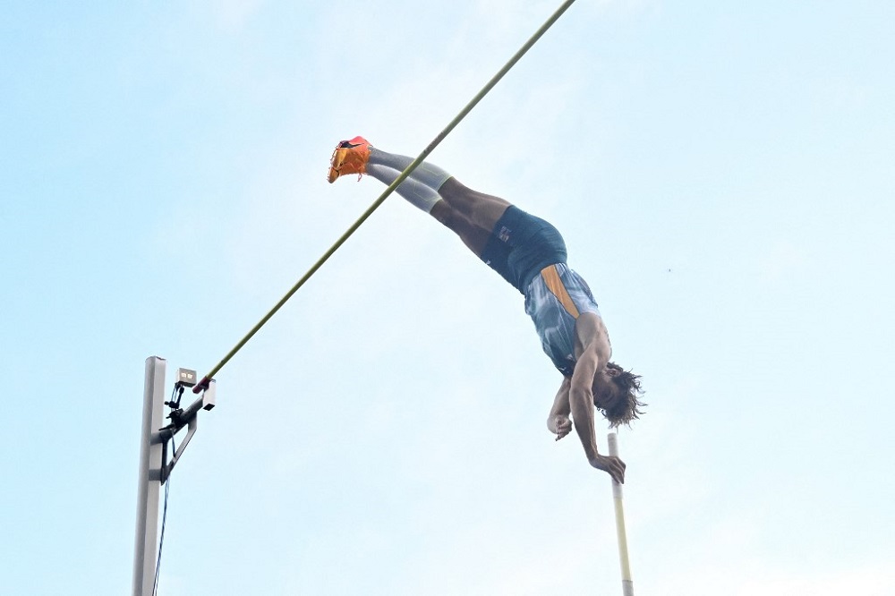 Armand Duplantis quebra próprio recorde mundial do salto com vara Armand Duplantis quebra próprio recorde mundial do salto com vara