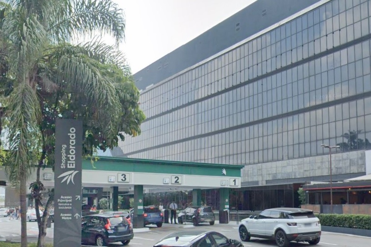 Barbeiro morre dentro do Shopping Eldorado, na zona oeste de SP Barbeiro morre dentro do Shopping Eldorado, na zona oeste de SP