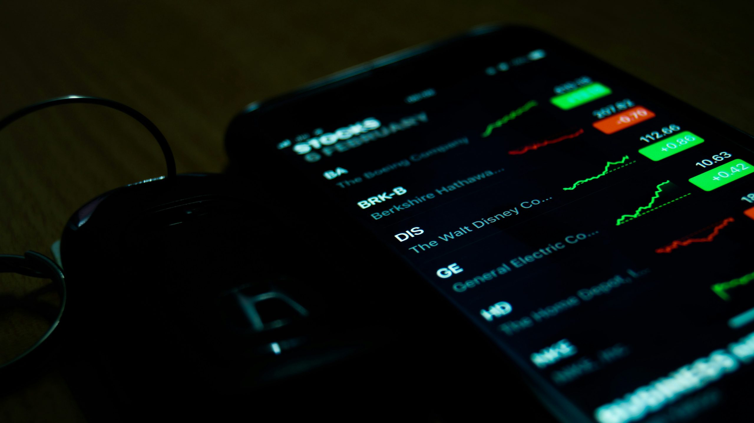 Bolsa de Tóquio reverte queda e fecha em alta de mais de 10% Bolsa de Tóquio reverte queda e fecha em alta de mais de 10%