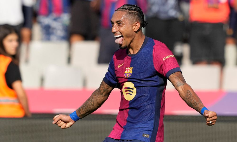 Com hat-trick de Raphinha, Barcelona goleia Valladolid por 7 a 0 na La Liga Com hat-trick de Raphinha, Barcelona goleia Valladolid por 7 a 0 na La Liga