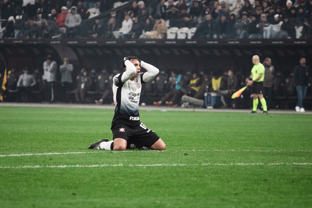 Corinthians tem o 4º maior risco de rebaixamento no Brasileirão após 26ª rodada Corinthians tem o 4º maior risco de rebaixamento no Brasileirão após 26ª rodada