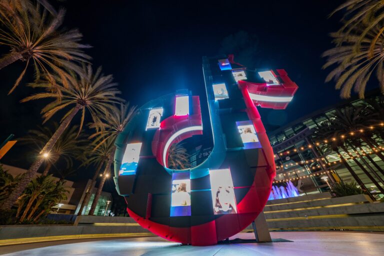 Dona do TikTok lança inteligência artificial que gera vídeos; entenda